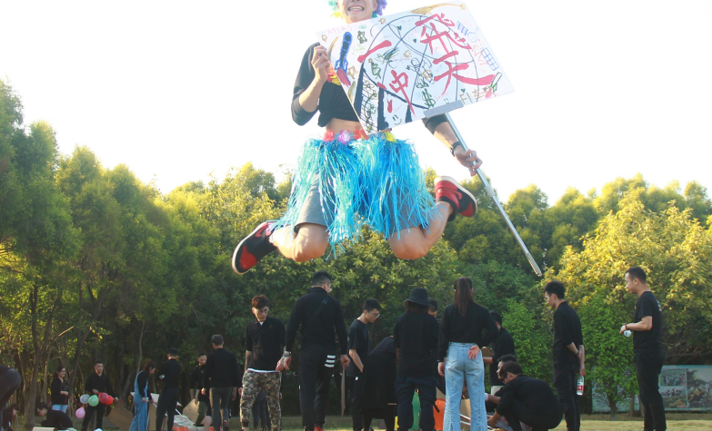 廣州團建游戲-明星反串模仿秀