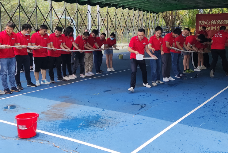 廣州拓展游戲-踏板運水接力